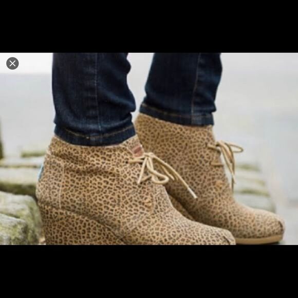 Tom’s lace-up ankle boots, cheetah print women’s size 8 - Picture 3 of 3